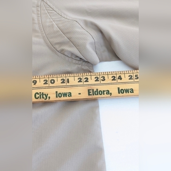 Duluth Trading Co. Cool Plus Long Sleeve Button Up Shirt Men's M Beige - Picture 6 of 8